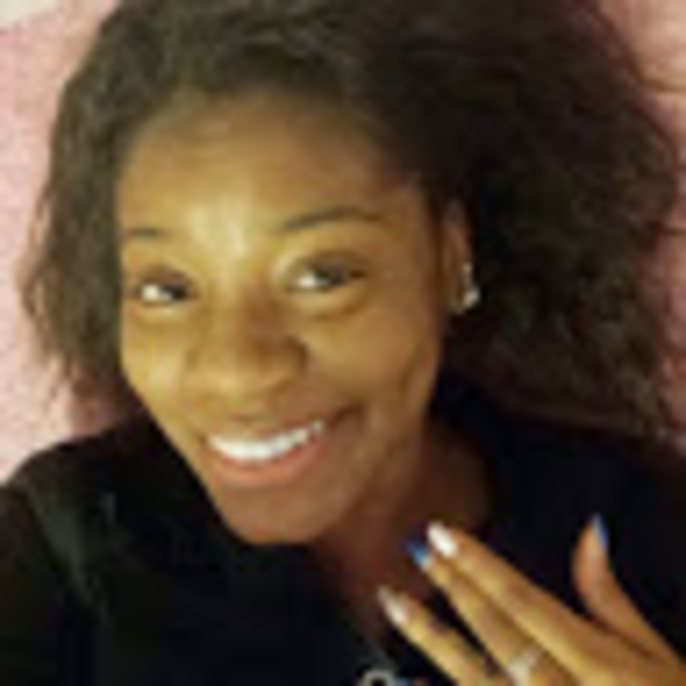 Meet your Posher, Kira